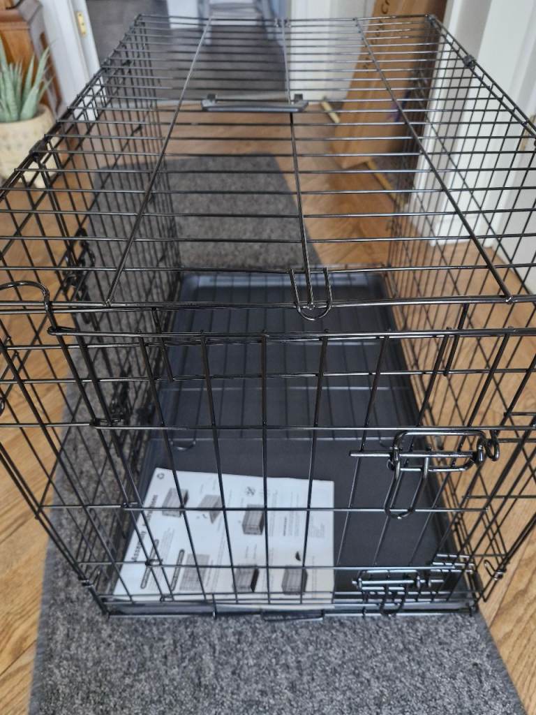 Medium sized dog cage 30"