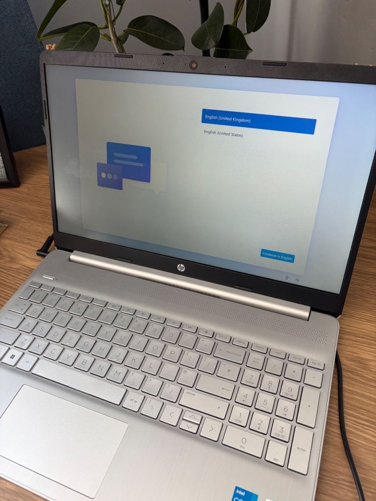 HP 15.6” Laptop – Intel Core i5 / 8GB RAM / 238GB SSD / Iris Xe Graphics