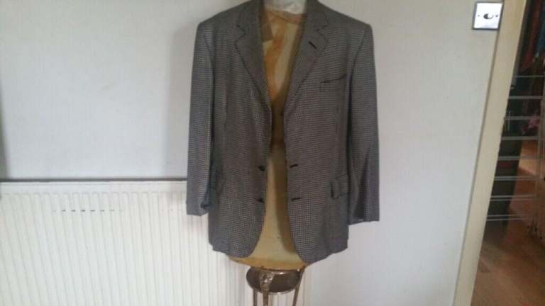 Rare Vintage HARRODS KNIGHTSBRIDGE Pure Cashmere ' Dog Tooth ' Jacket.  Size : 42s / 106cn