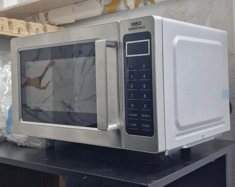 BRAND NEW COMMERCIAL MICROWAVE OVEN STAINLESS STEEL BRAND NEW IN BOX 