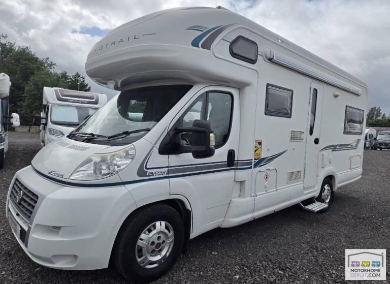 Autotrail Apache 6 Berth 4 Belts U Shaped Rear Lounge 2009 Motorhome For Sale 
