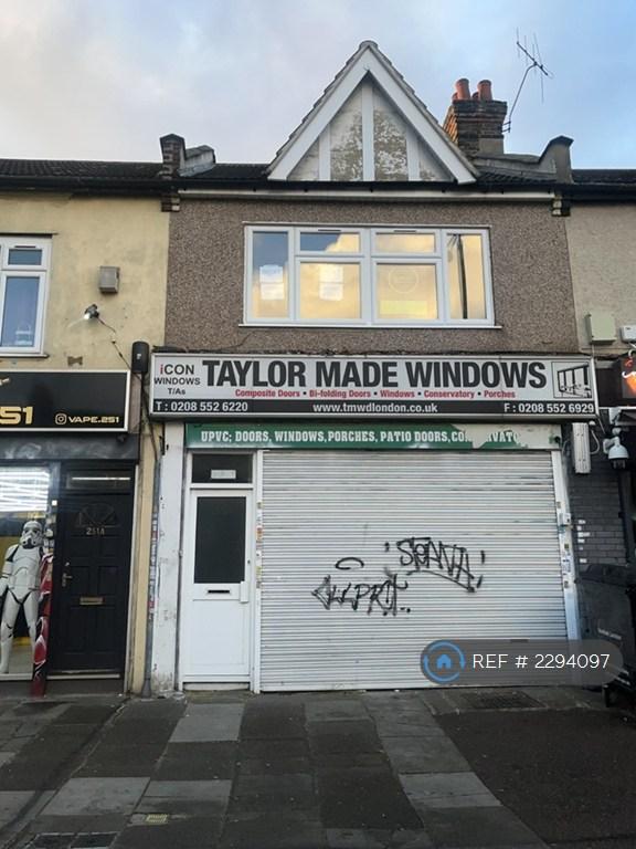 2 bedroom flat in Barking Road, London, E6 (2 bed) (#2294097)