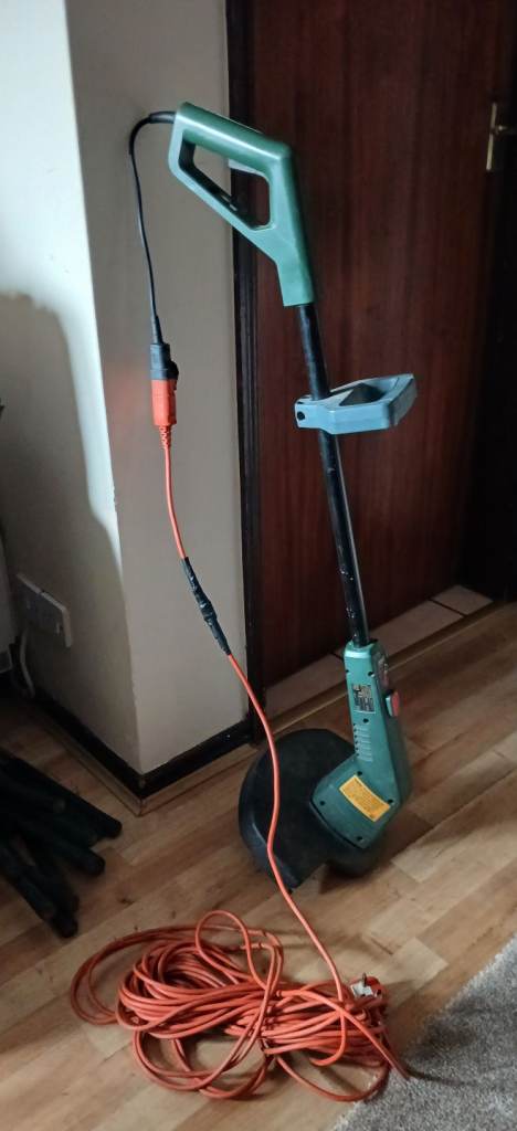 Black and Decker grass strimmer