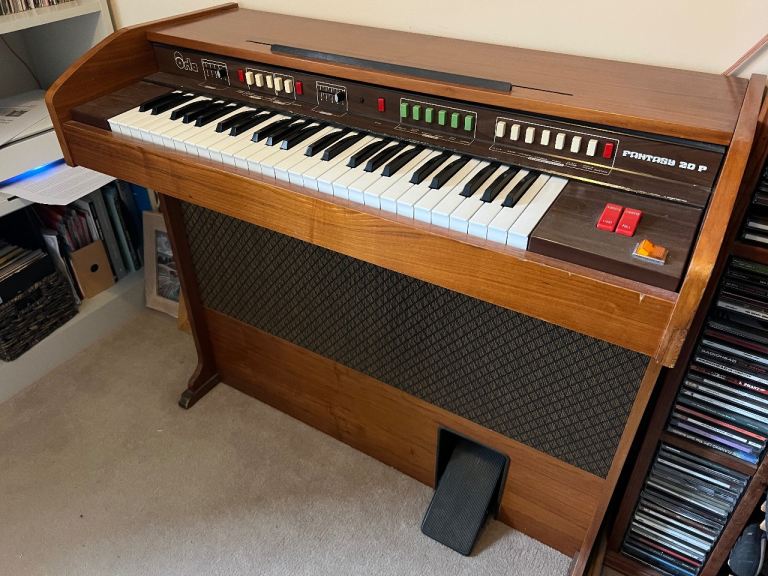 Orla Fantasy 20 P Organ – Good Condition