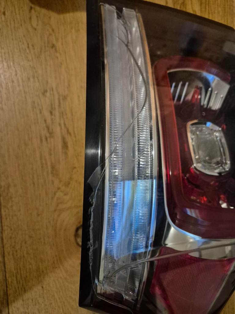 Range Rover Sport rear light (RHS) cracked