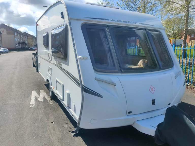 Swift Abbey Vogue 460 - 2 Berth Caravan with Motor Mover