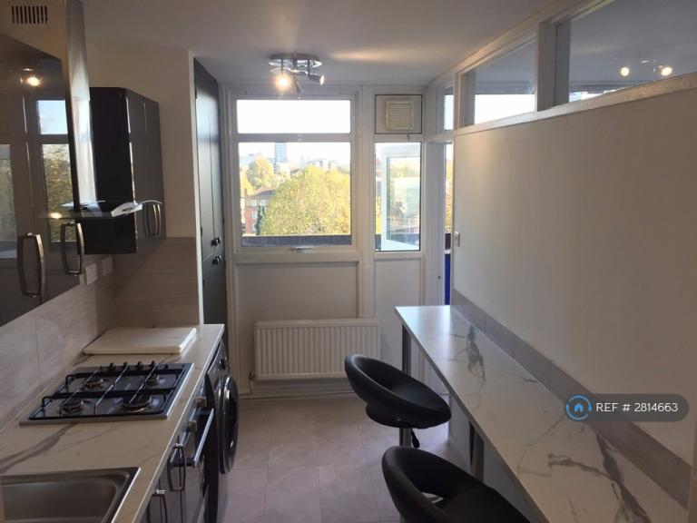 2 bedroom flat in Rotherhithe New Road, London, SE16 (2 bed) (#2814663)