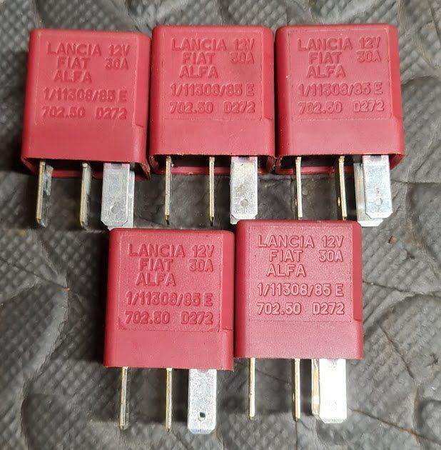 LANCIA FIAT ALFA 4 BLADE RELAY RED 12V 30A 1/11308/85E / 702.50 / D272