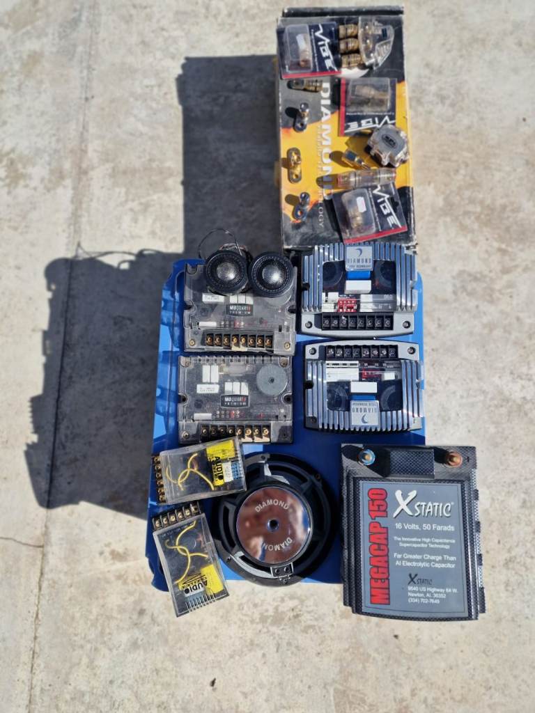 Car stereo system 