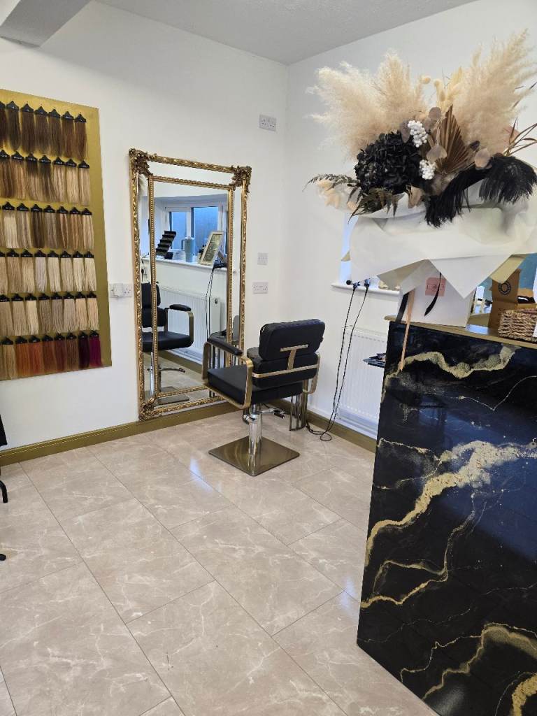 Chair to rent- Hairstylist/barber