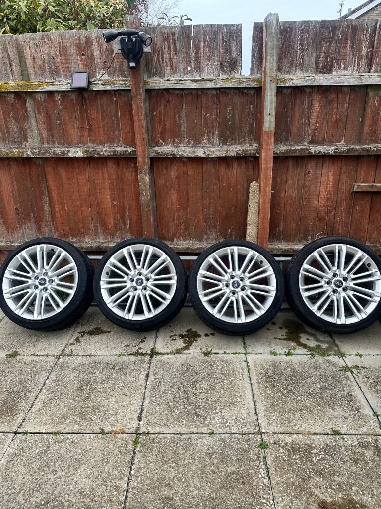 image for AUDI A4 S4 B9 19” 10 V SPOKE DIAMOND CUT SILVER ALLOYS WHEELS 8.5J ET40 8W0601025BE