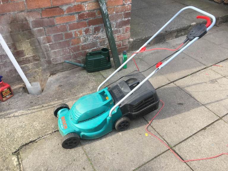 LAWN MOWER BOSCH ROTAK 320
