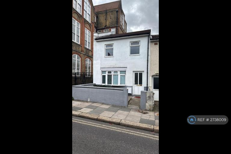 5 bedroom house in Bloomfield Road, London, SE18 (5 bed) (#2738009)