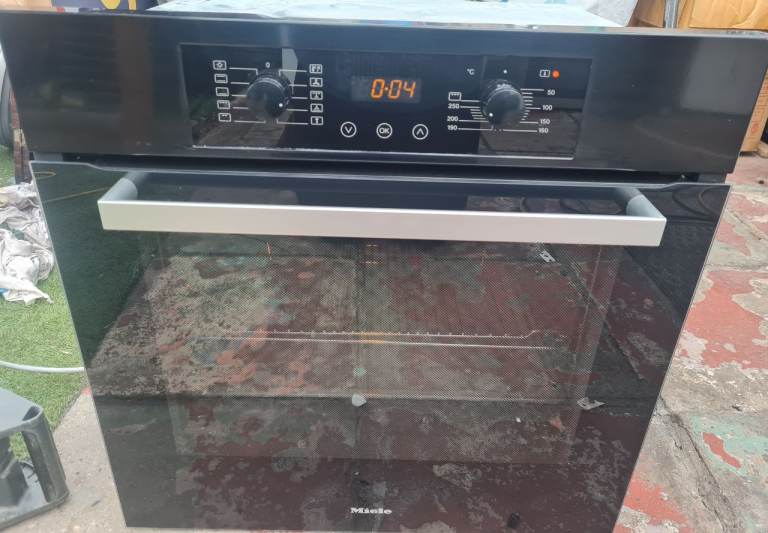 Miele multifunction single electric oven built-in black 