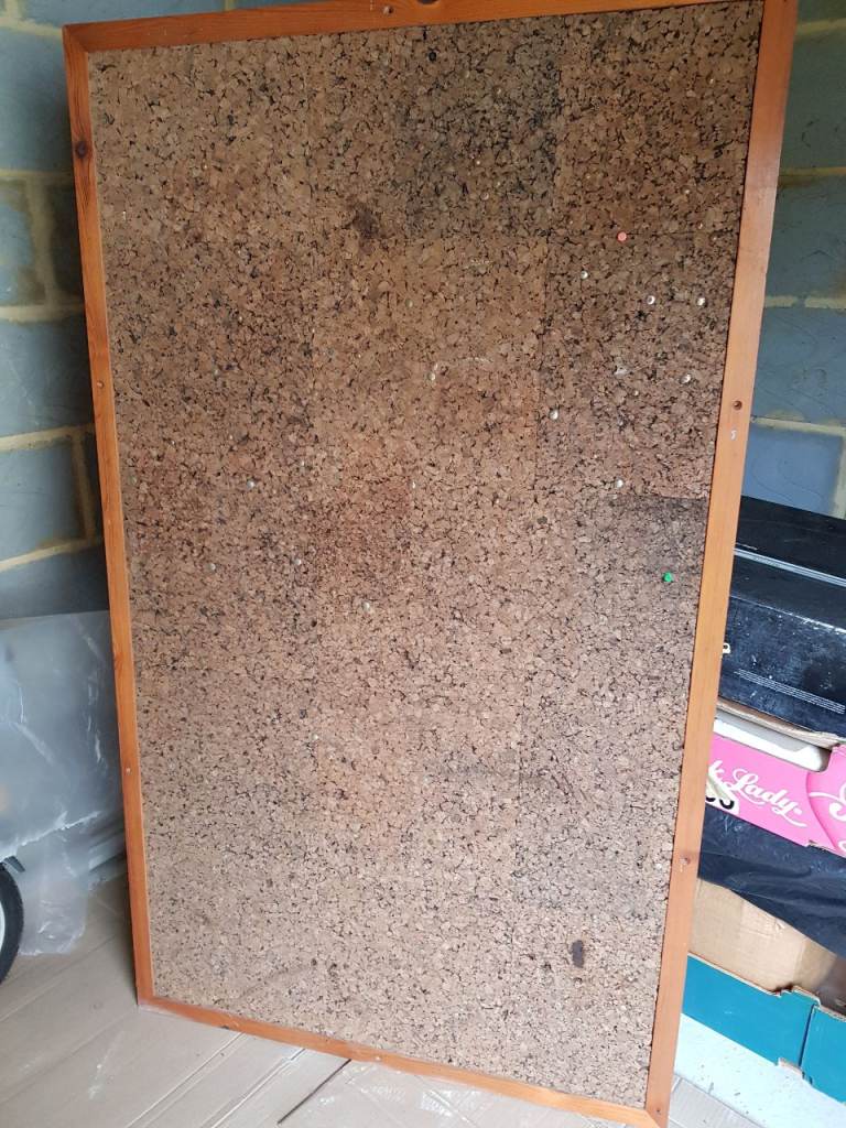 Cork pin board