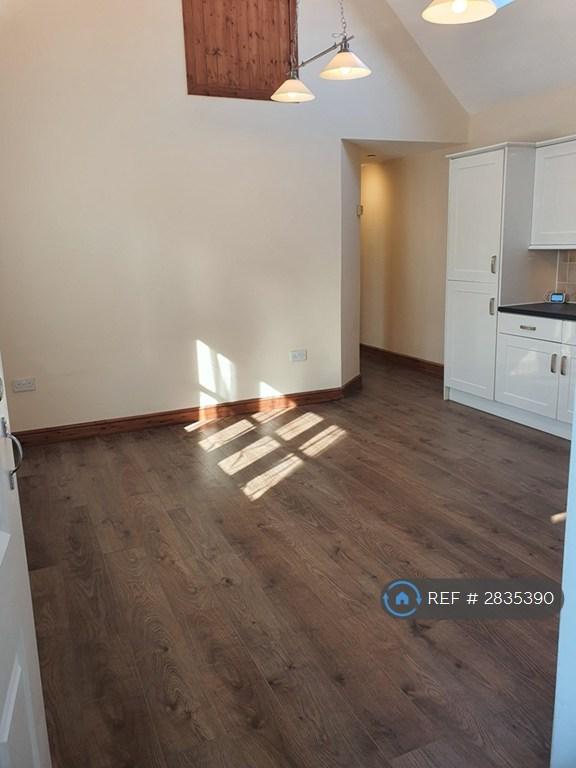 2 bedroom flat in Hedley Court, Sittingbourne, ME10 (2 bed) (#2835390)