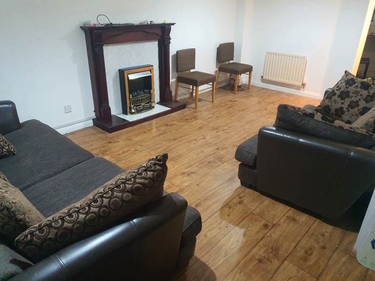 3 Bed House in Fenham, Abbotsmead Close 