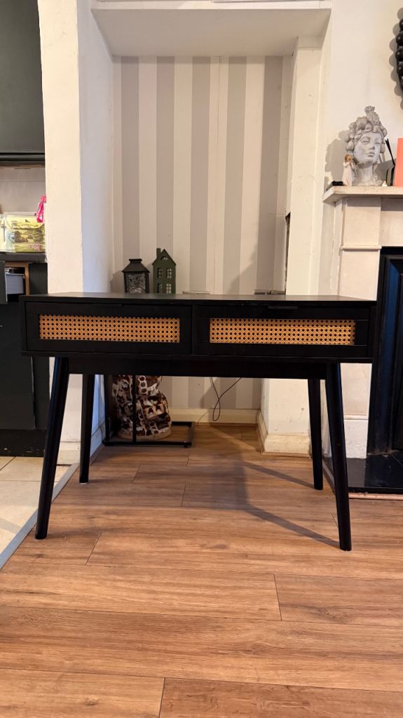 Black and rattan dressing table