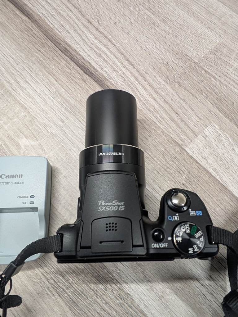 ***Canon powershot sx500is Digital Camera*** In full working order! Hardly used!