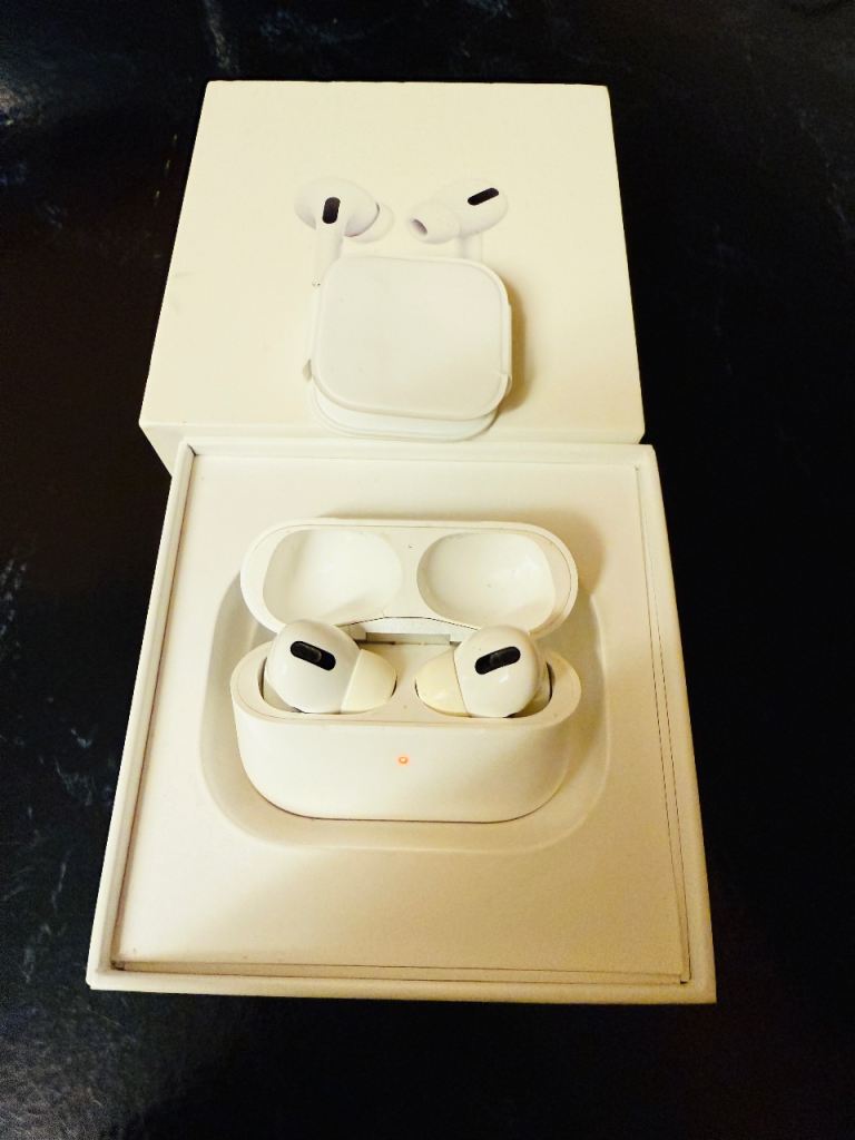 Genuine Apple Airpods Pro - 1st Gen MagSafe Charging Case