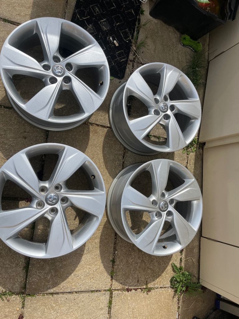 GENUINE Vauxhall Opel Grandland X 18" Alloy Wheels - DELIVERY MILES - Set of 4