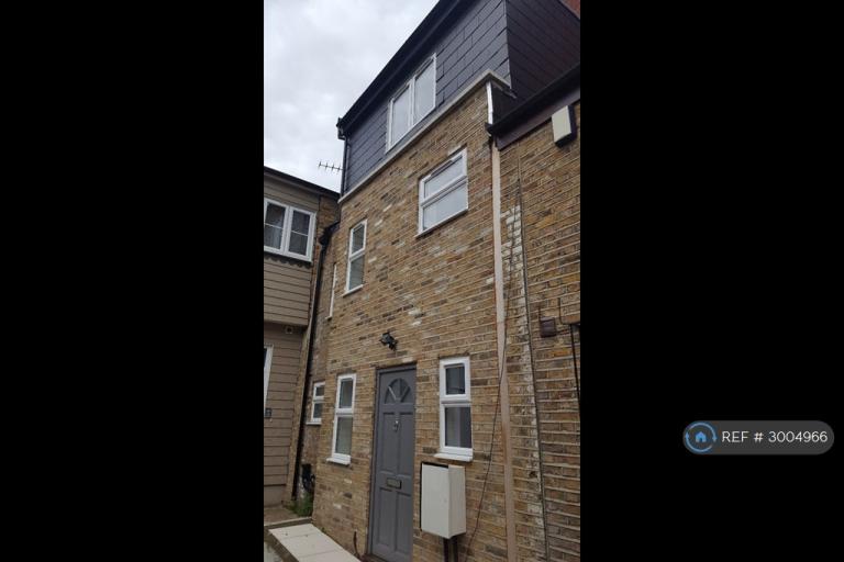 1 bedroom house in Coach House Mews, Bromley, BR1 (1 bed) (#3004966)