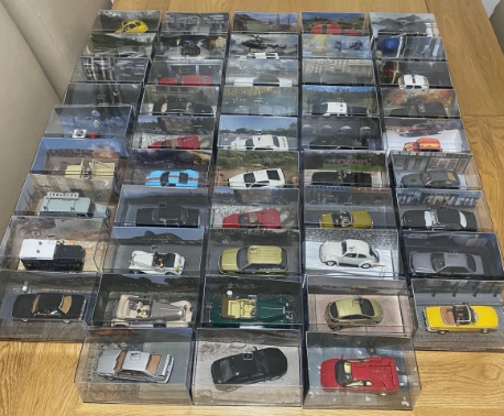 Diecast James Bond car collection 1/43 still sealed 