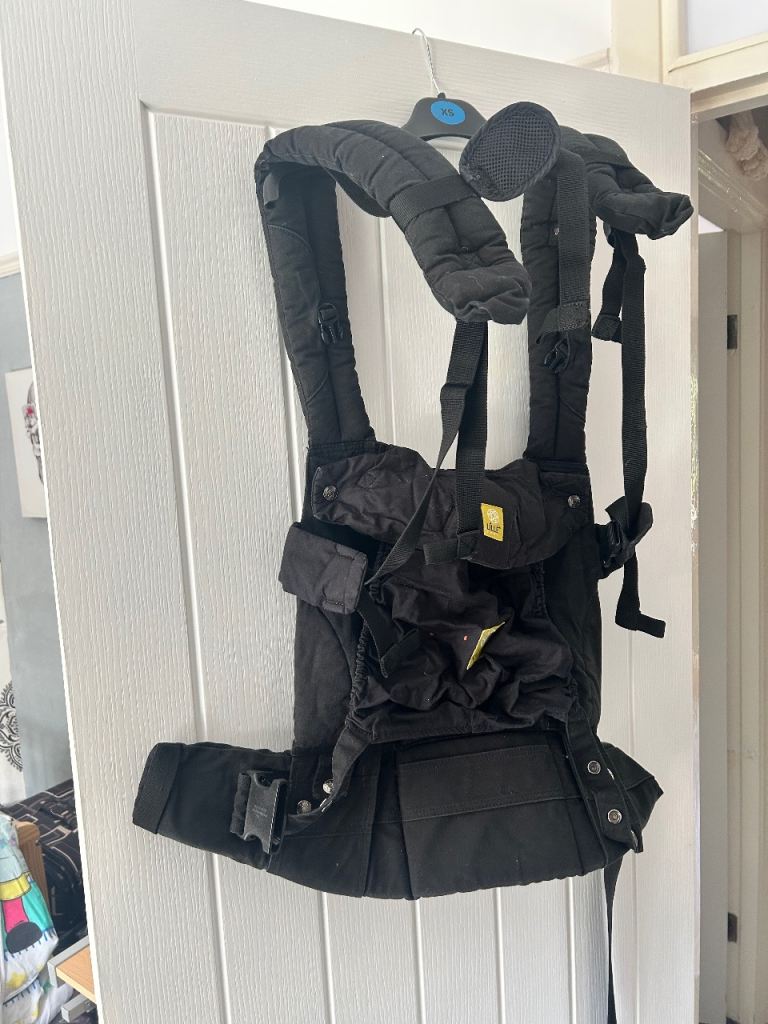 Baby carrier 
