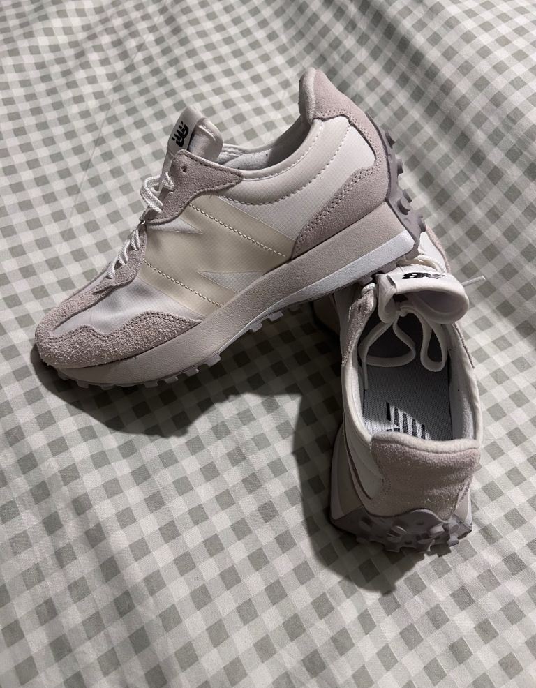 image for Women’s New Balance 327 Trainers (5)