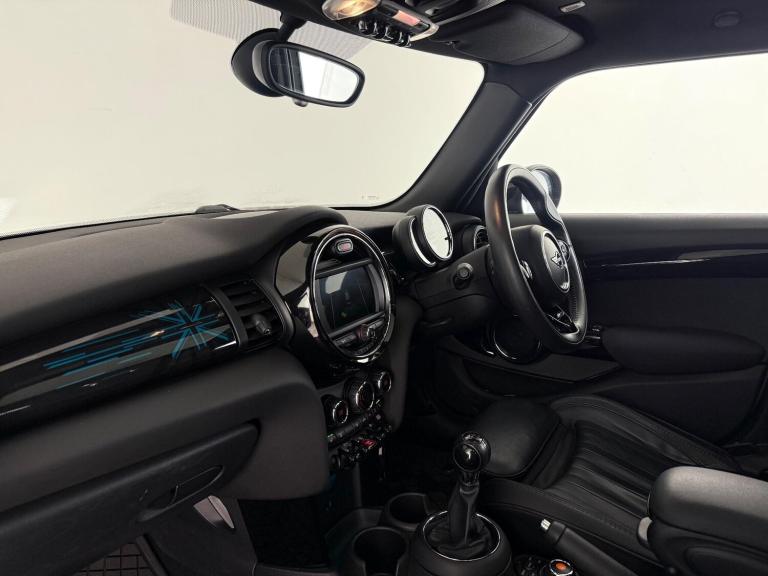 2019 MINI Hatch 1.5 Cooper Exclusive Euro 6 (s/s) 5dr HATCHBACK Petrol Manual