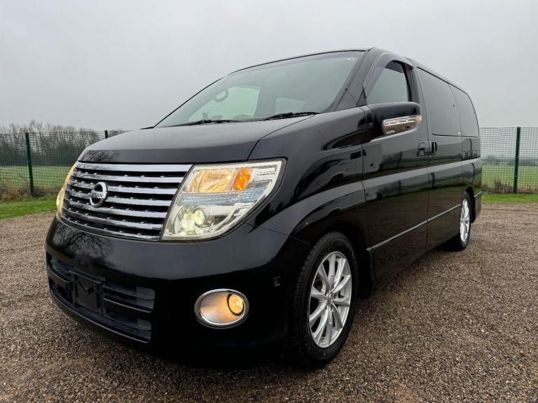 2004 Nissan Elgrand 3.5 HIGHWAY STAR AUTOMATIC * ONLY 19000 MILES * HALF LEATHER *  Petrol Automatic