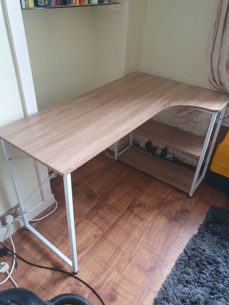 Desk with 2 shelves