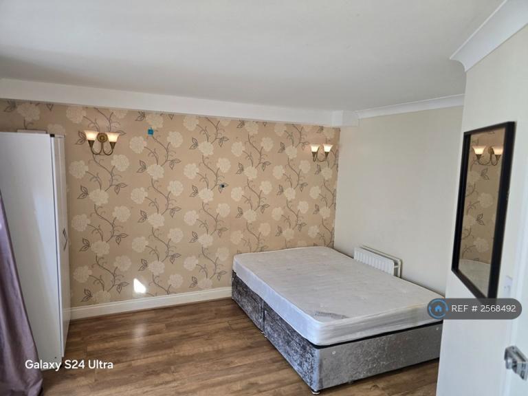 3 bedroom house in Thornton Road, Croydon, CR0 (3 bed) (#2568492)