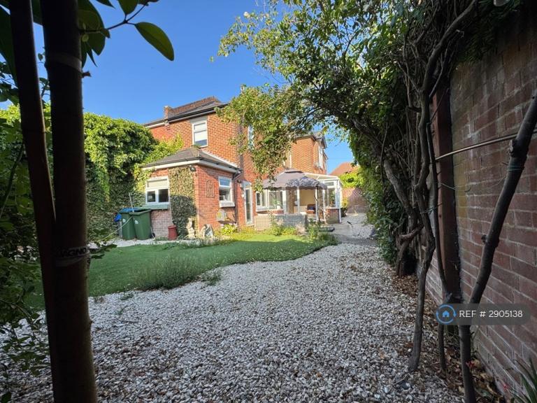 5 bedroom house in West Road, Southampton, SO19 (5 bed) (#2905138)