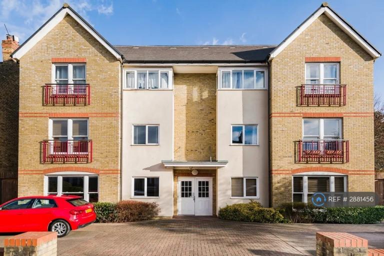 2 bedroom flat in Carholme Road, London, SE23 (2 bed) (#2881456)