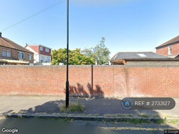 5 bedroom house in Bulstrode Road, Hounslow, TW3 (5 bed) (#2733127)