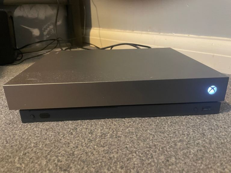 Xbox one x 1TB limited edition