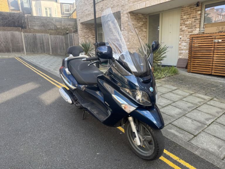 PIAGGIO XEVO 250cc BLUE 2009 NOT VESPA 