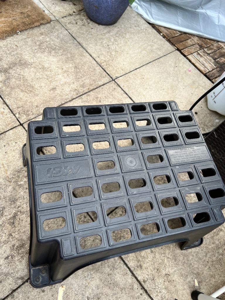 VEGA Plastic Step Stool - Black, Good Condition