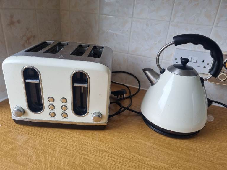 Kettle and toaster