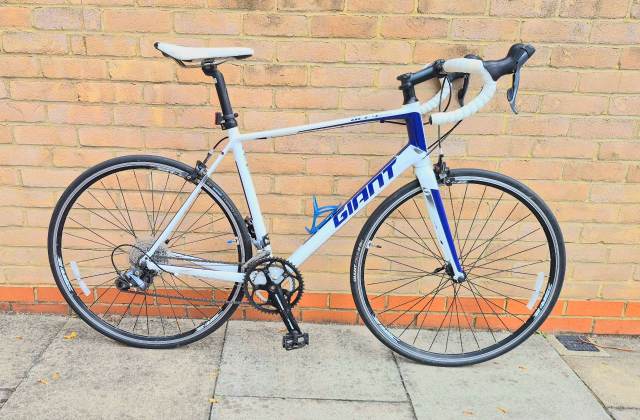 GIANT DEFY ALUXX SHIMANO CLARIS GROUPSET ALLOY CARBON FIBRE ROAD