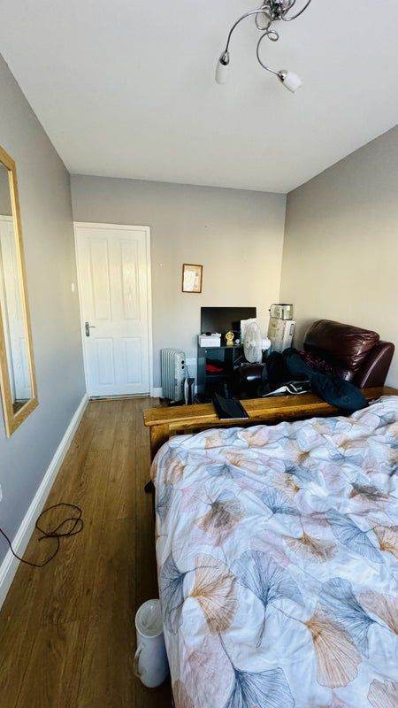 Furnished Single Room Next To Station