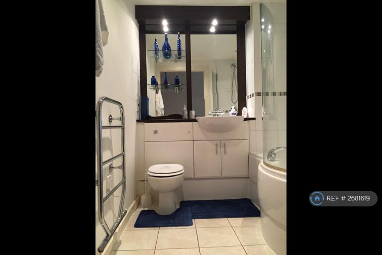 2 bedroom flat in Masshouse Plaza, Birmingham, B5 (2 bed) (#2681619)