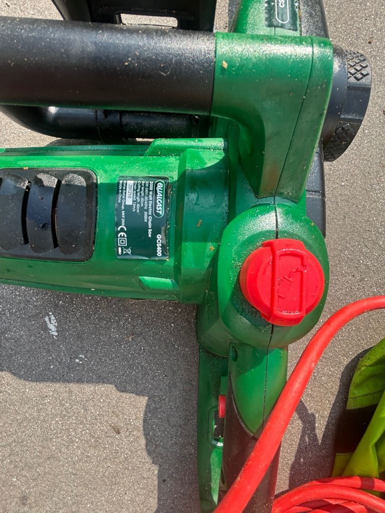 QUALCAST Chain Saw – Good Condition