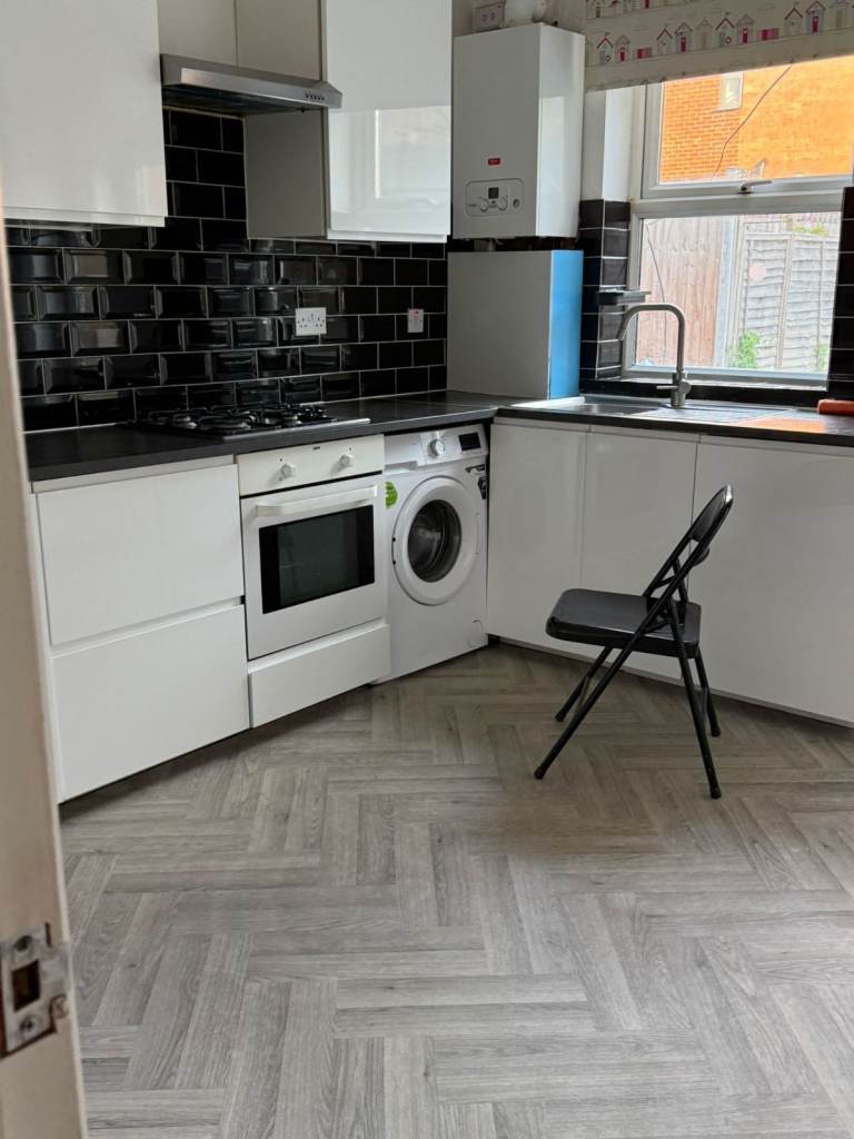 Spacious 3 Bed In RM5