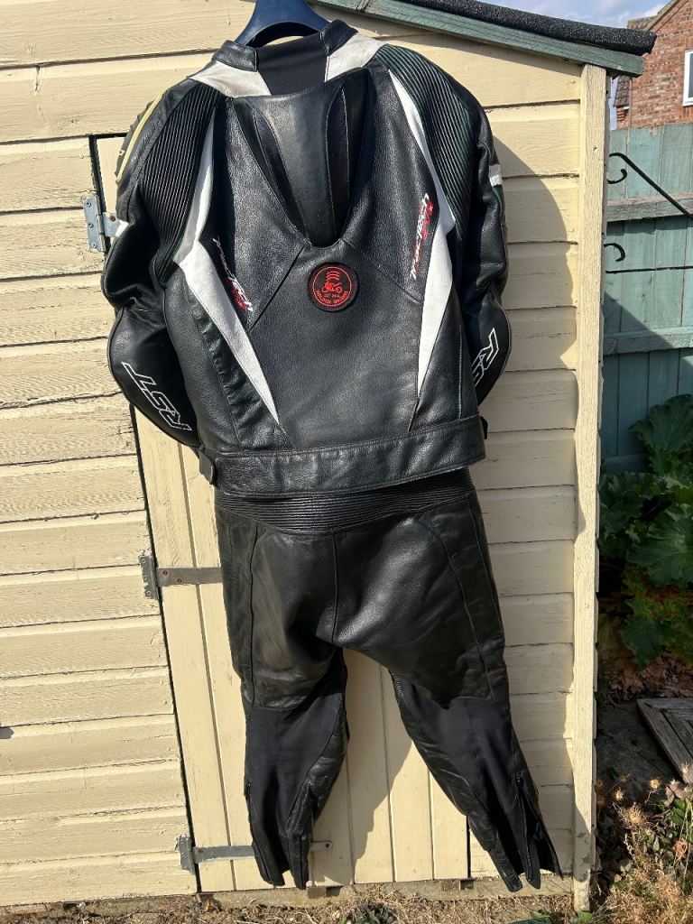 Men’s RST Two Piece Leathers size Large 
