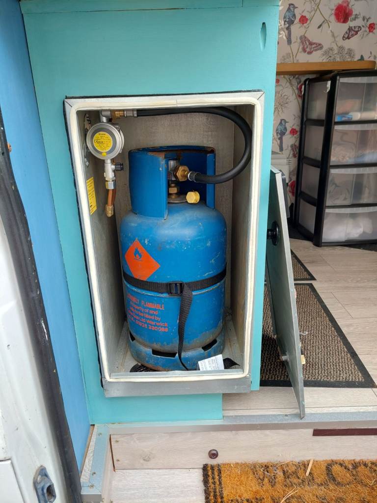 CAMPERVAN  With free awning. 