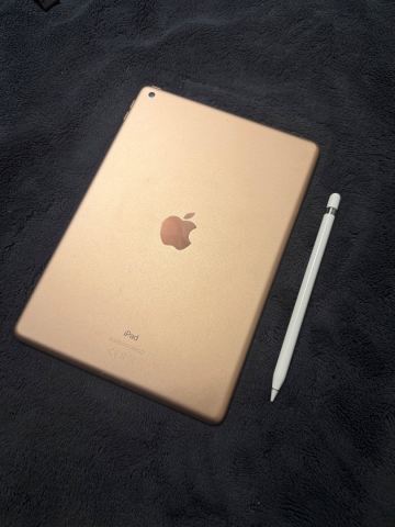 iPad 8th generation 32GB w/1st generation Apple Pencil PICK UP 