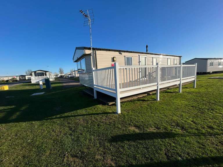 Caravan By The Beach For Sale, near Clacton / Essex