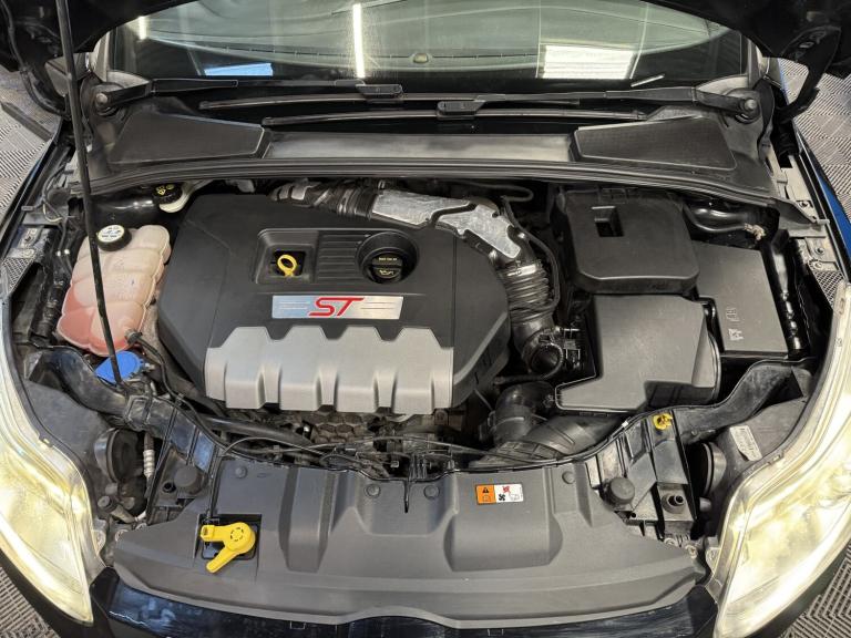 FORD FOCUS 2.0 T EcoBoost ST-3 Black Manual Petrol 2013